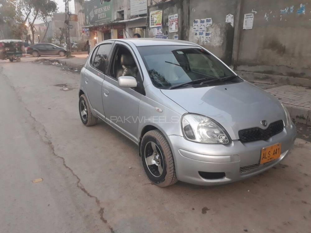 Toyota Vitz 2003 for Sale in Peshawar Image-1