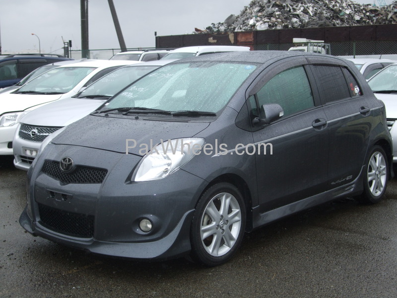 Toyota Vitz 2007 for Sale in Multan Image-1