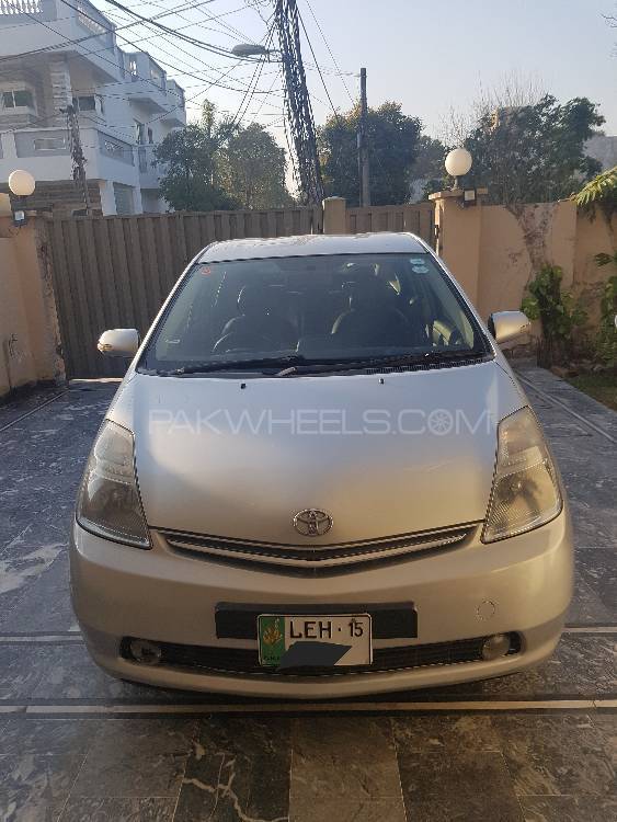 Toyota Prius 2007 for Sale in Lahore Image-1