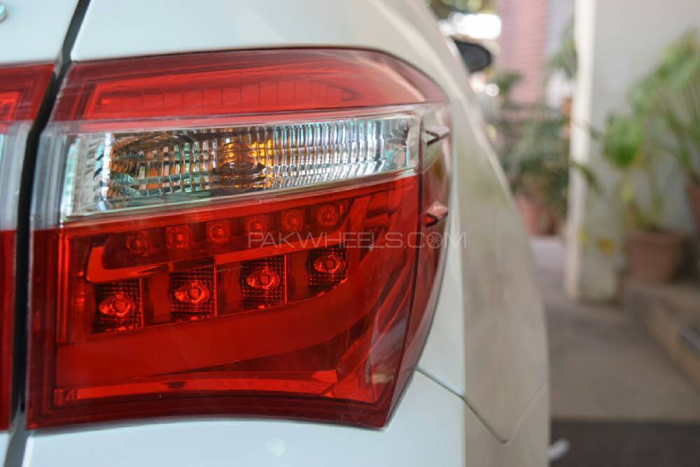 Toyota corolla 2016 grniune lights Image-1