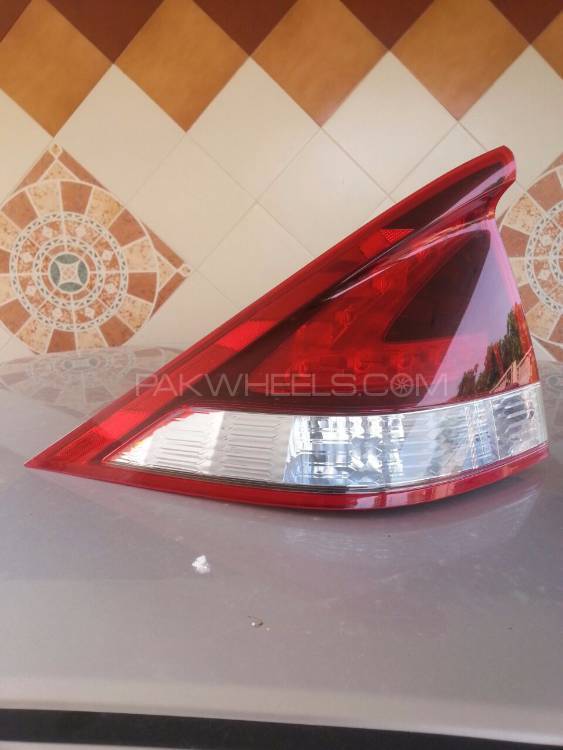 Honda INSIGHT Back Tail Light model 2011 and 2012 and 2013 2014 Image-1