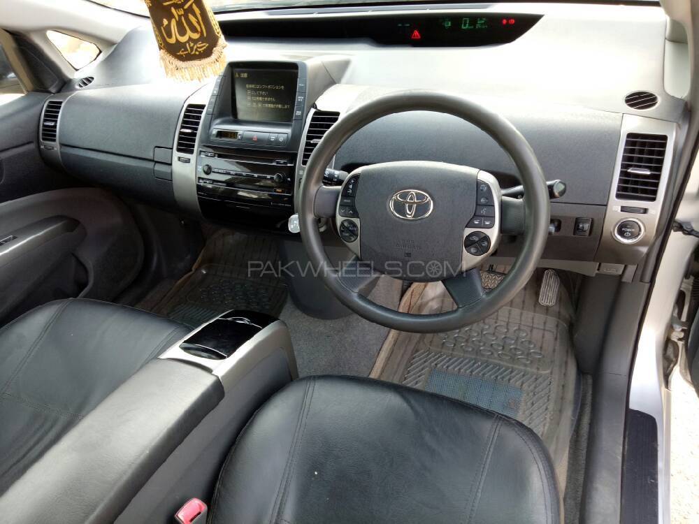 Toyota Prius 2010 for Sale in Hyderabad Image-1