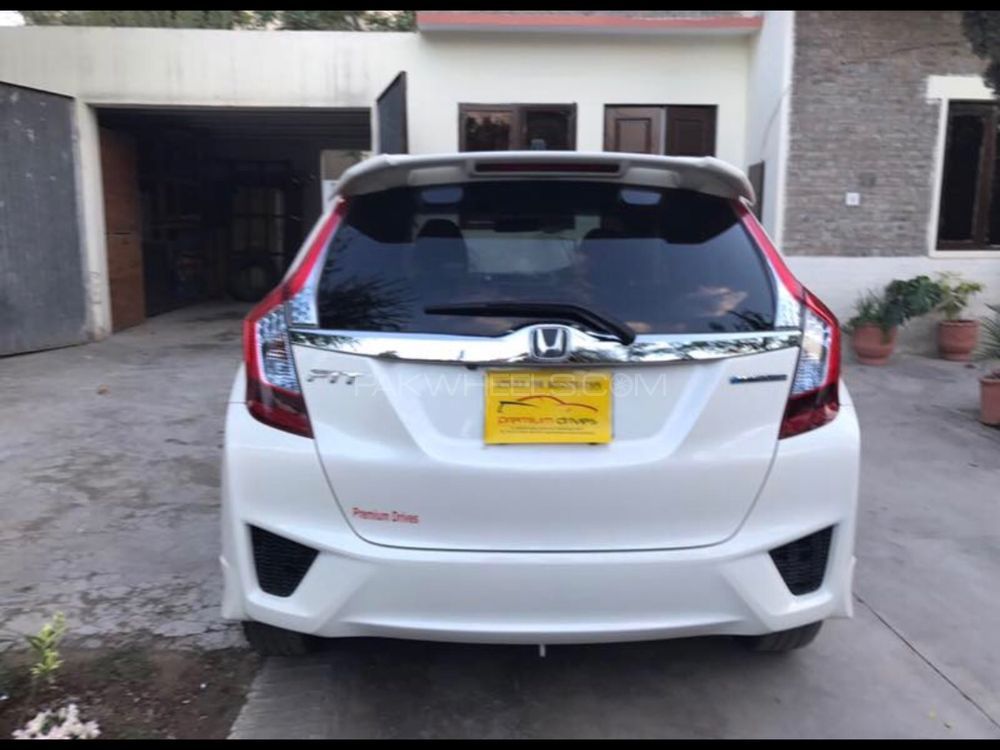 Honda Fit 2013 for Sale in Peshawar Image-1