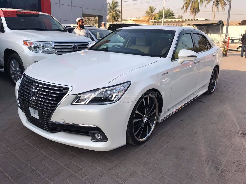 Toyota Crown Royal Saloon 2014 for sale in Karachi | PakWheels