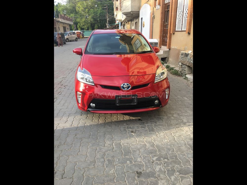 Toyota Prius 2013 for Sale in Sialkot Image-1