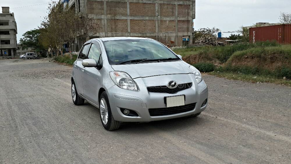 Toyota Vitz 2009 for Sale in Islamabad Image-1