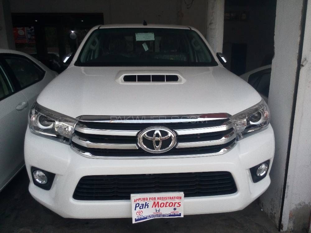 Toyota Hilux 2017 for Sale in Multan Image-1