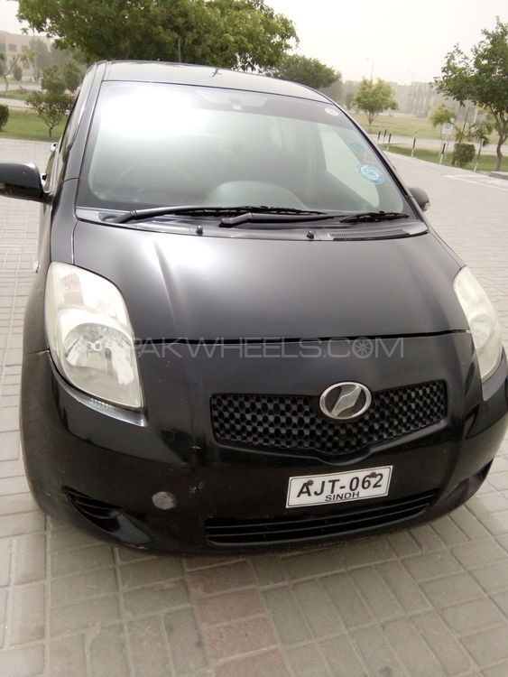 Toyota Vitz 2005 for Sale in Sadiqabad Image-1
