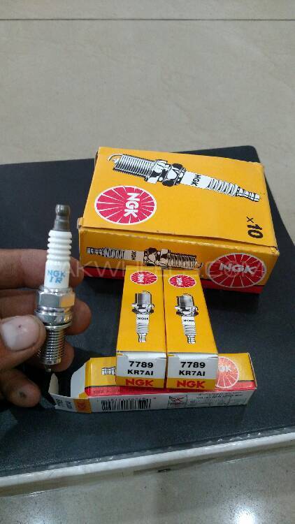 Suzuki Every Genuine Iridium Spark plugs Image-1