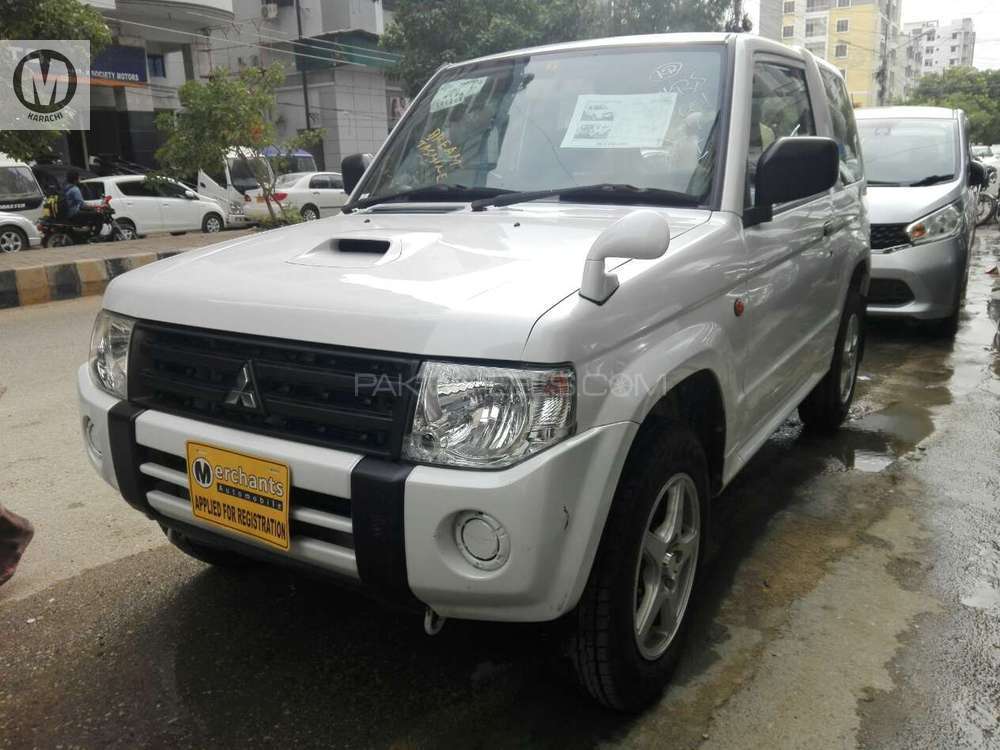 Mitsubishi pajero mini 2012