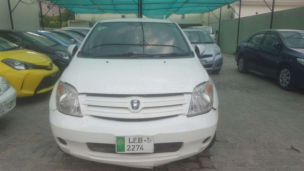 Toyota IST 2003 for Sale in Lahore Image-1