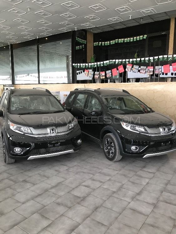 Honda BR-V 2017 for Sale in Hyderabad Image-1