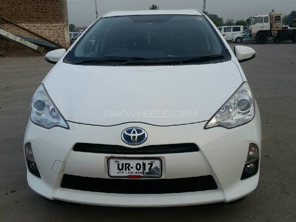 Toyota Aqua 2013 for Sale in Peshawar Image-1