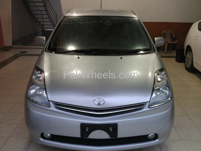 Toyota Prius 2007 for Sale in Lahore Image-1