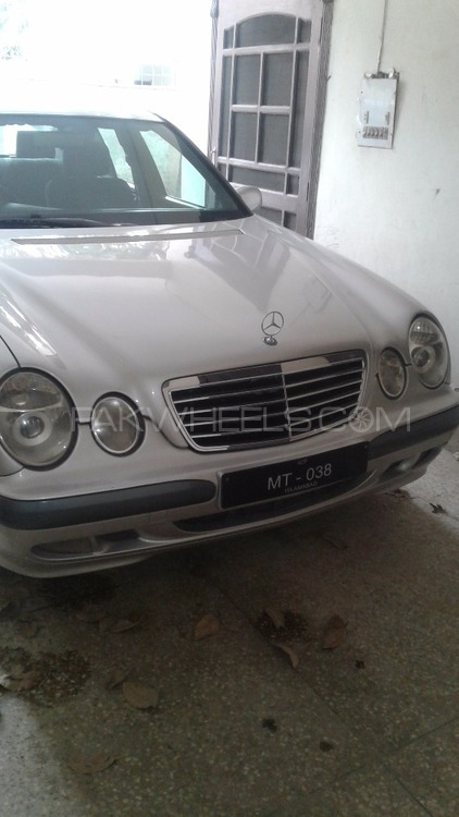 Mercedes Benz E Class 2002 for Sale in Islamabad Image-1