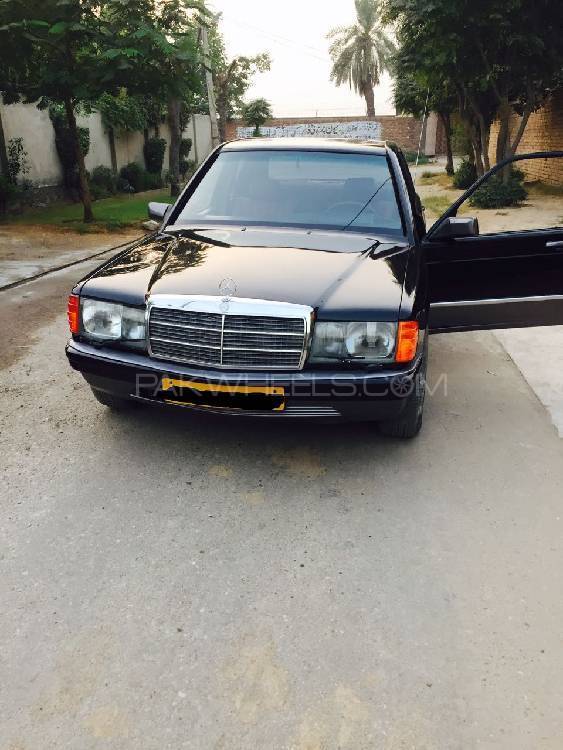 Mercedes Benz E Class 1989 for Sale in Multan Image-1