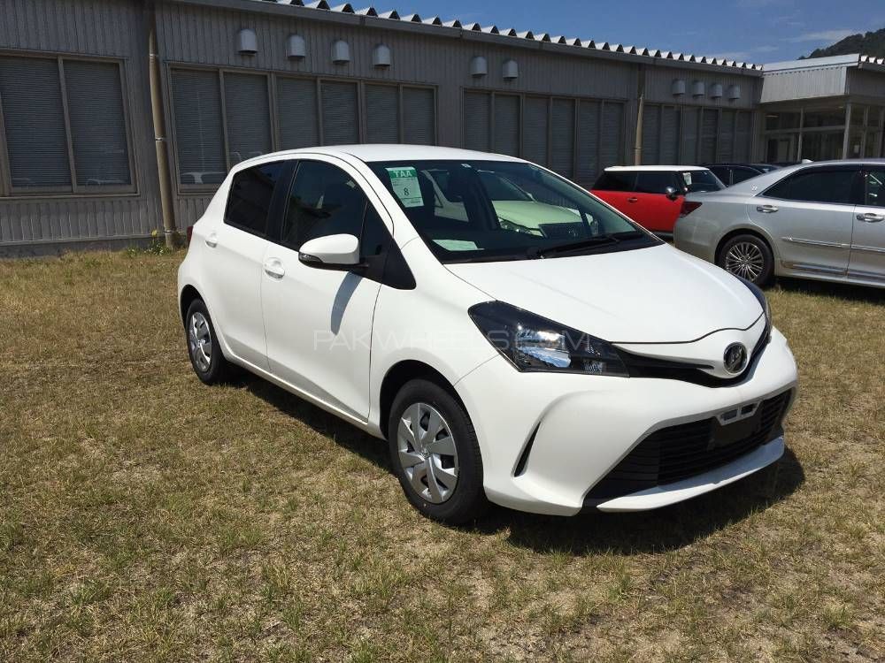 Toyota Vitz 2015 for Sale in Lahore Image-1