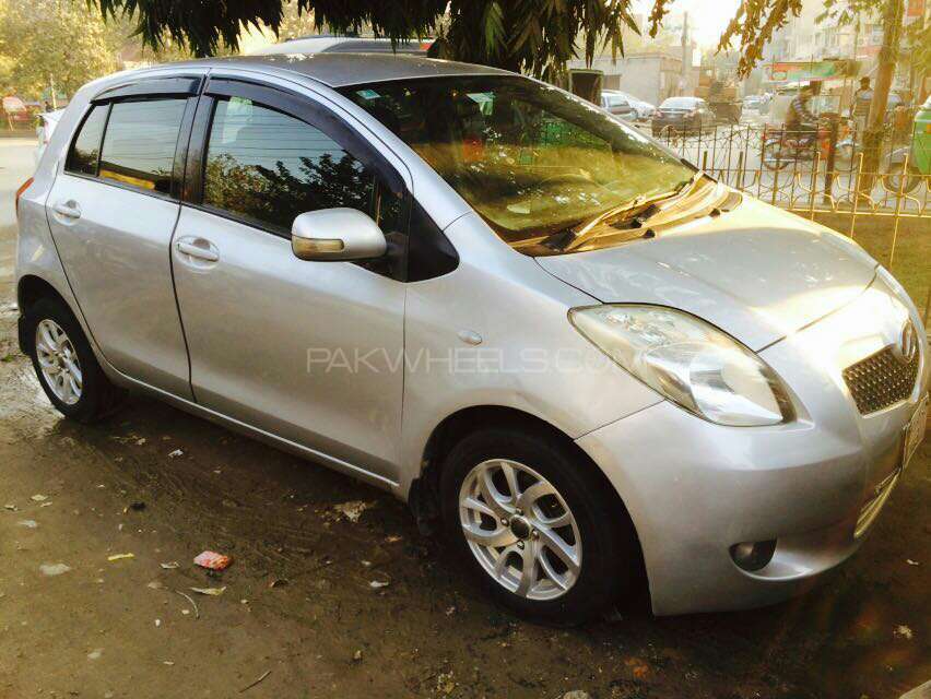 Toyota Vitz 2006 for Sale in Lahore Image-1