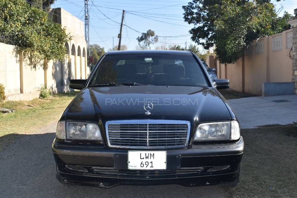 Mercedes Benz C Class 2000 for Sale in Kohat Mercedes Benz C Class 2000 for Sale in Kohat Image-3