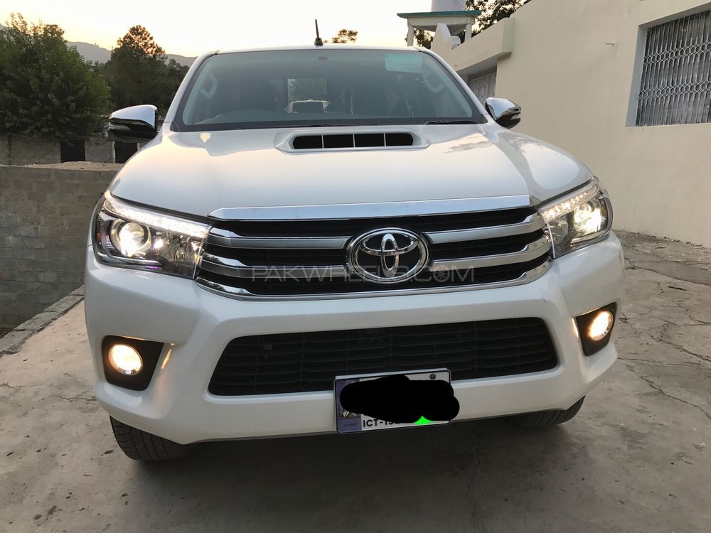 Toyota Hilux 2017 for Sale in Lower Dir Image-1