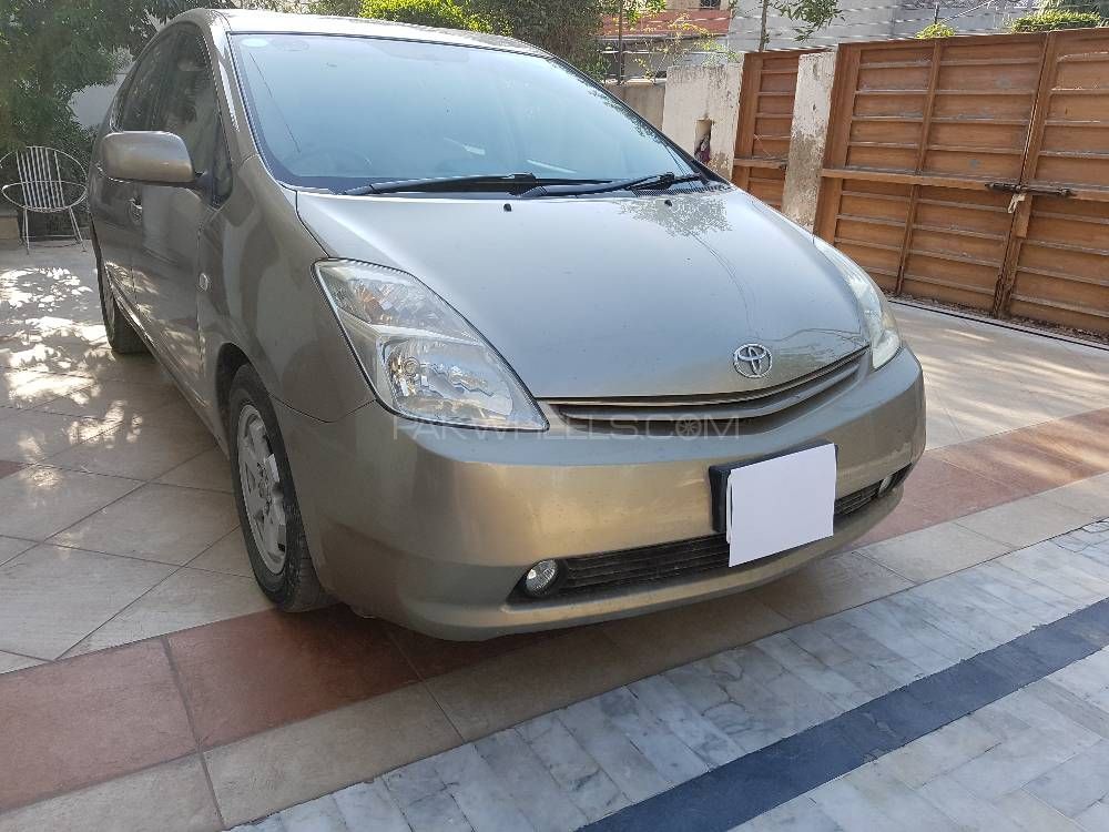 Toyota Prius 2004 for Sale in Faisalabad Image-1