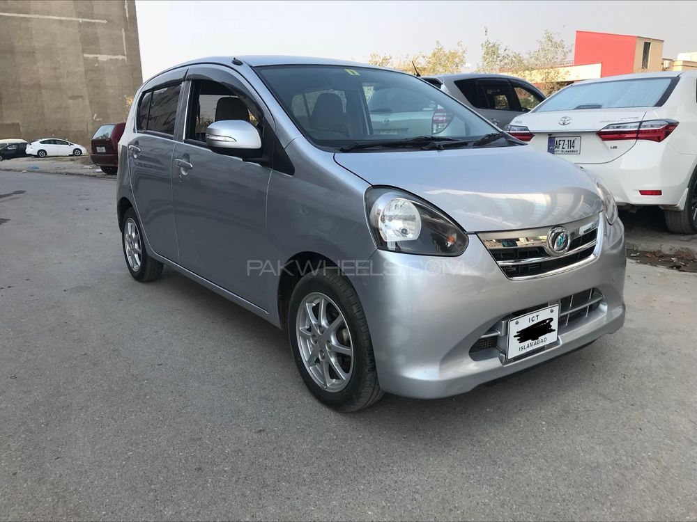 Daihatsu mira 2012