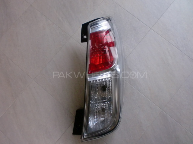 nissan dayz roox right tail lamp Image-1
