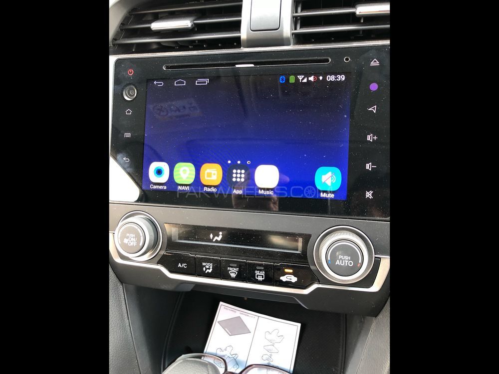original Honda Civic vti oriel 2017 navigation system  Image-1