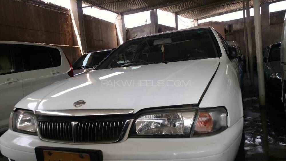 Nissan Sunny 2001 for Sale in Multan Image-1