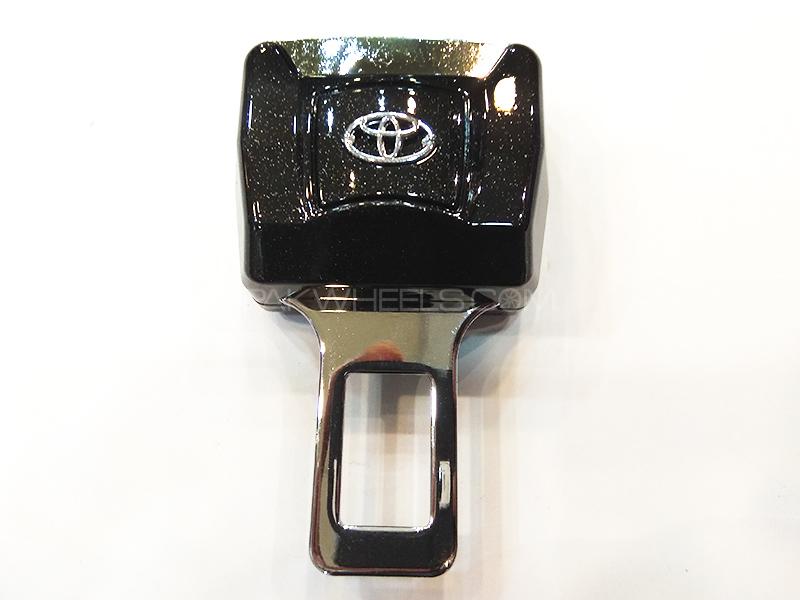 Universal Seat Belt Lock - Toyota Image-1