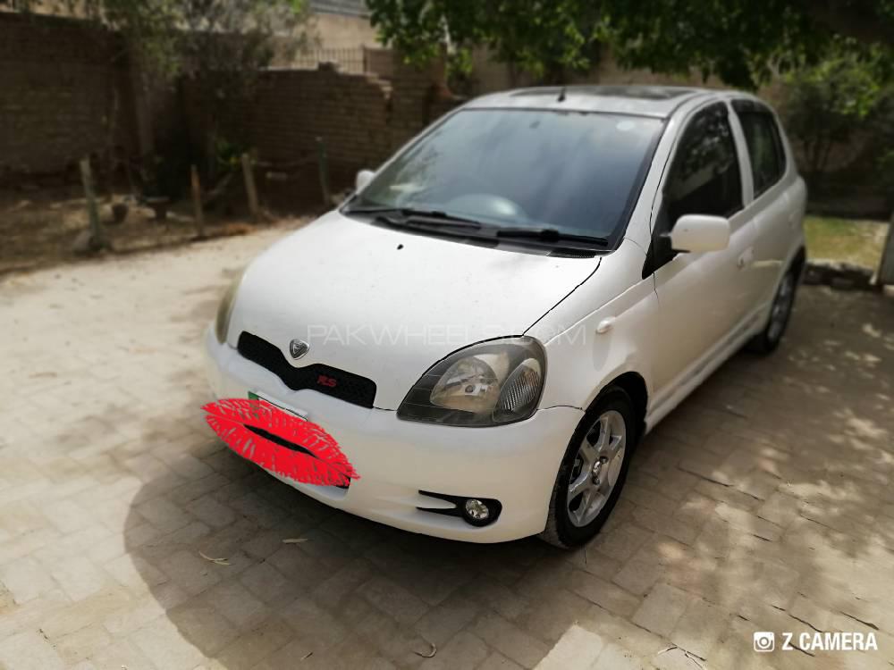 Toyota Vitz 2000 for Sale in D.G.Khan Image-1