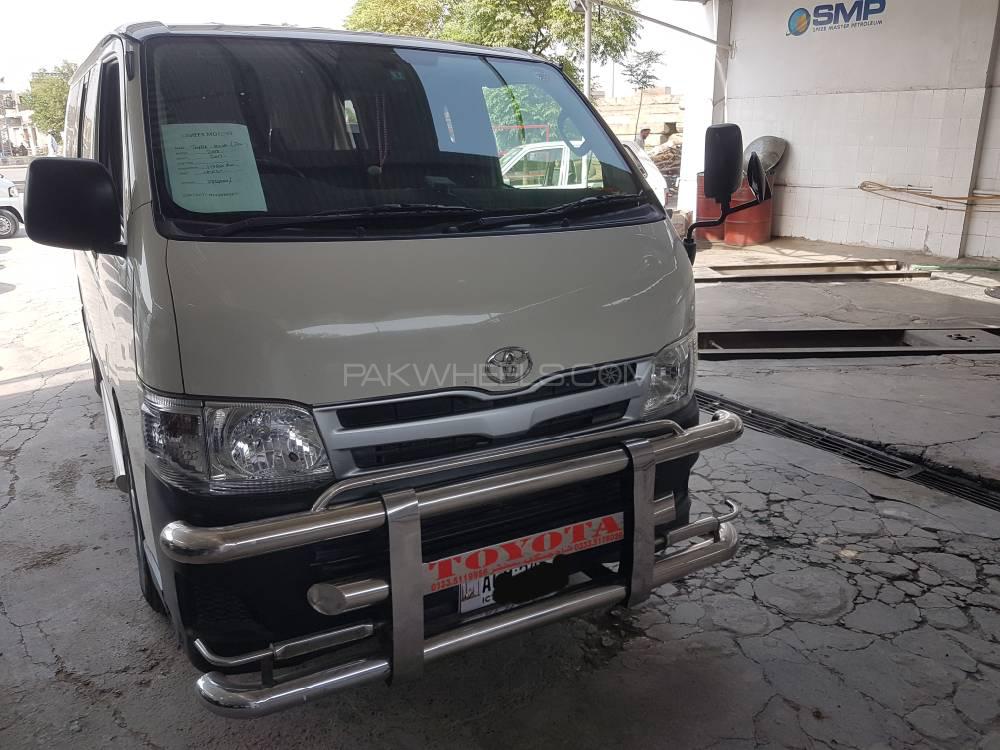 Toyota Hiace 2013 for Sale in Peshawar Image-1