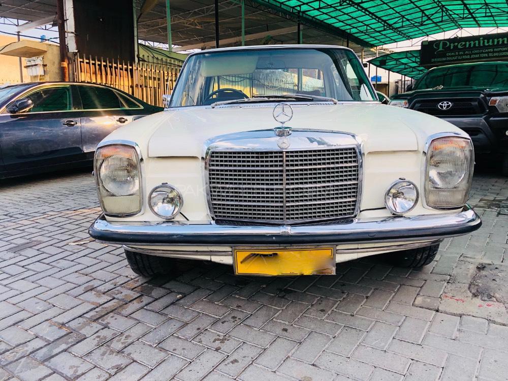 Mercedes Benz E Class 1973 for Sale in Lahore Mercedes Benz E Class 1973 for Sale in Lahore Image-2