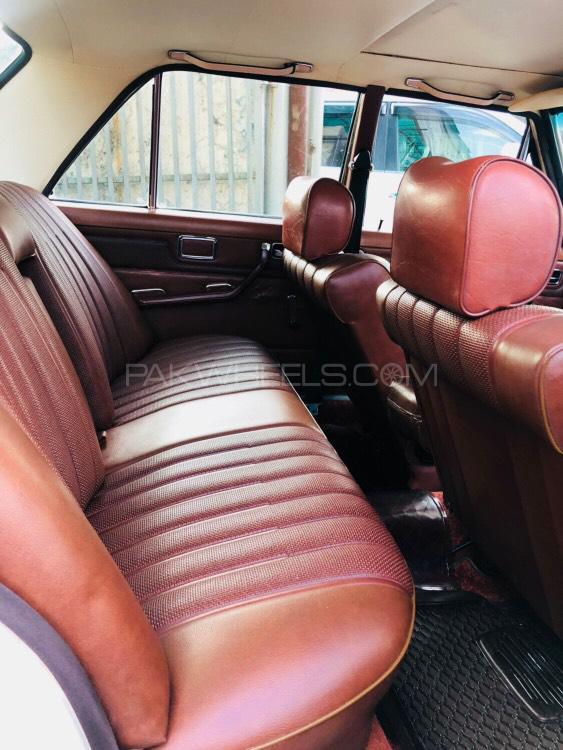 Mercedes Benz E Class 1973 for Sale in Lahore Mercedes Benz E Class 1973 for Sale in Lahore Image-15