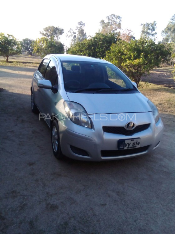 Toyota Vitz 2008 for Sale in Kharian Image-1