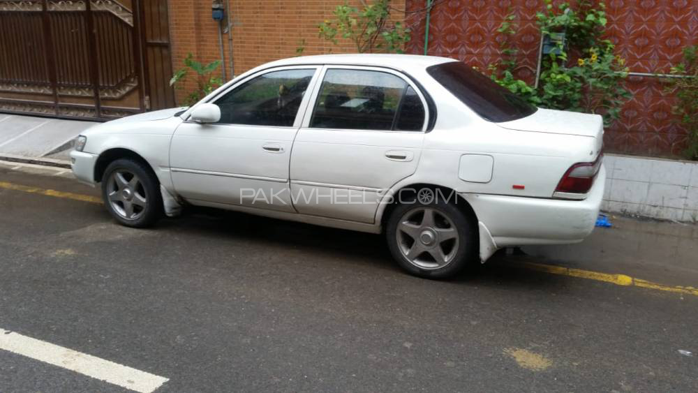 Toyota Corolla 2000 for Sale in Lahore Image-1