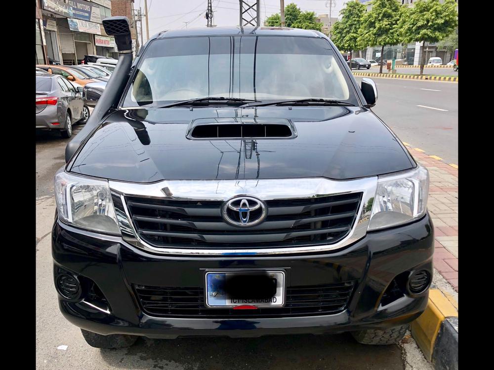 Toyota Hilux 2006 for Sale in Lahore Image-1