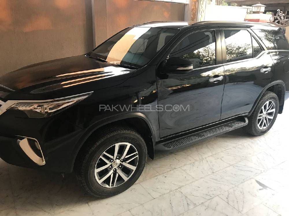 Toyota Fortuner 2018 for Sale in Islamabad Image-1