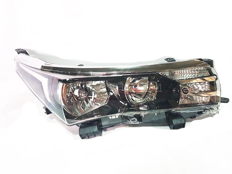 Toyota Genuine Head Lamp Right Side For Toyota Corolla 1.8 2015-2017 Image-1
