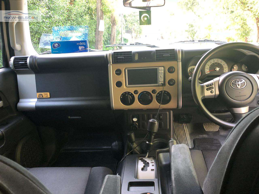 Toyota Fj Cruiser 2011 for Sale in Lahore Toyota Fj Cruiser 2011 for Sale in Lahore Image-18