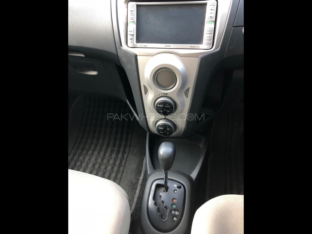 Toyota Vitz 2007 for Sale in Mirpur A.K. Image-1