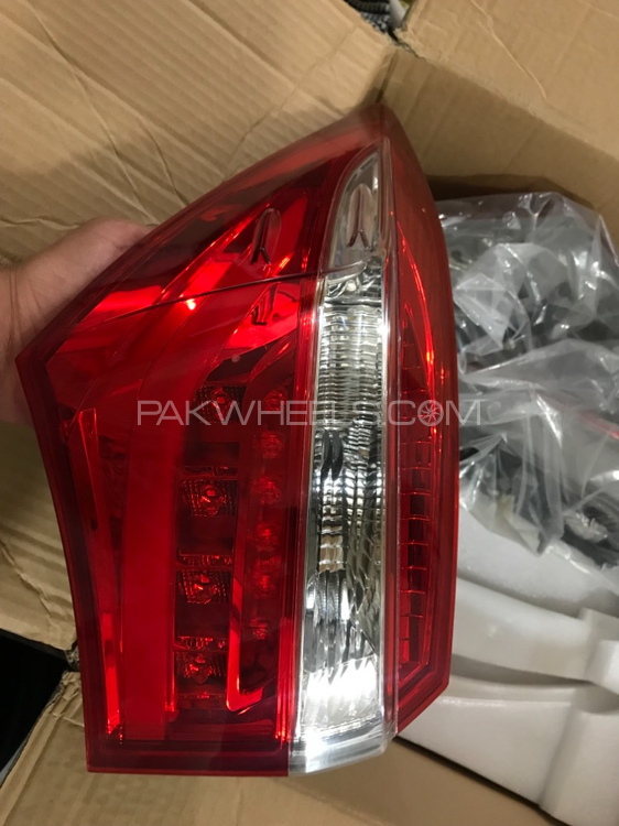 Toyota Corolla 2014-2017 Genuine tail lights  Image-1