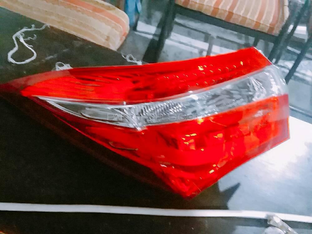 backlights of Toyota Corolla 2015 Image-1