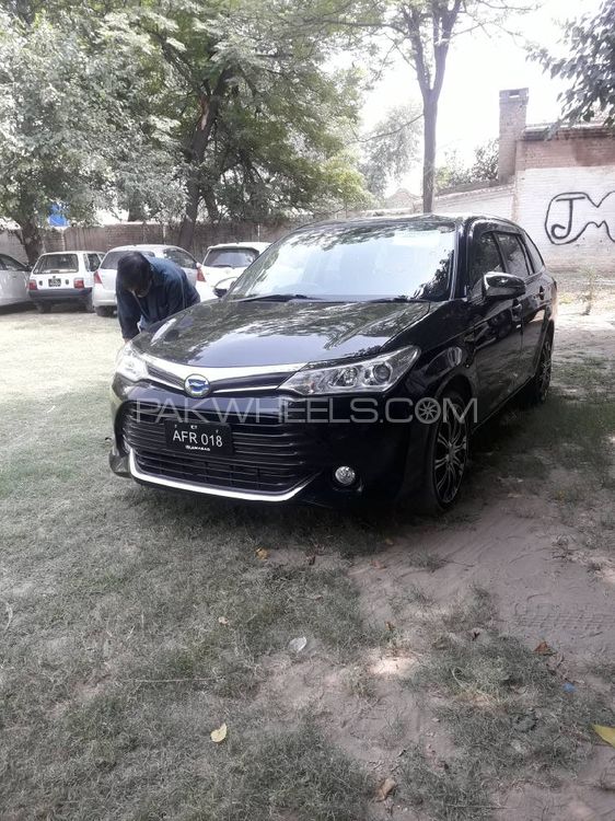 Toyota Corolla Fielder 2015 for Sale in Peshawar Image-1