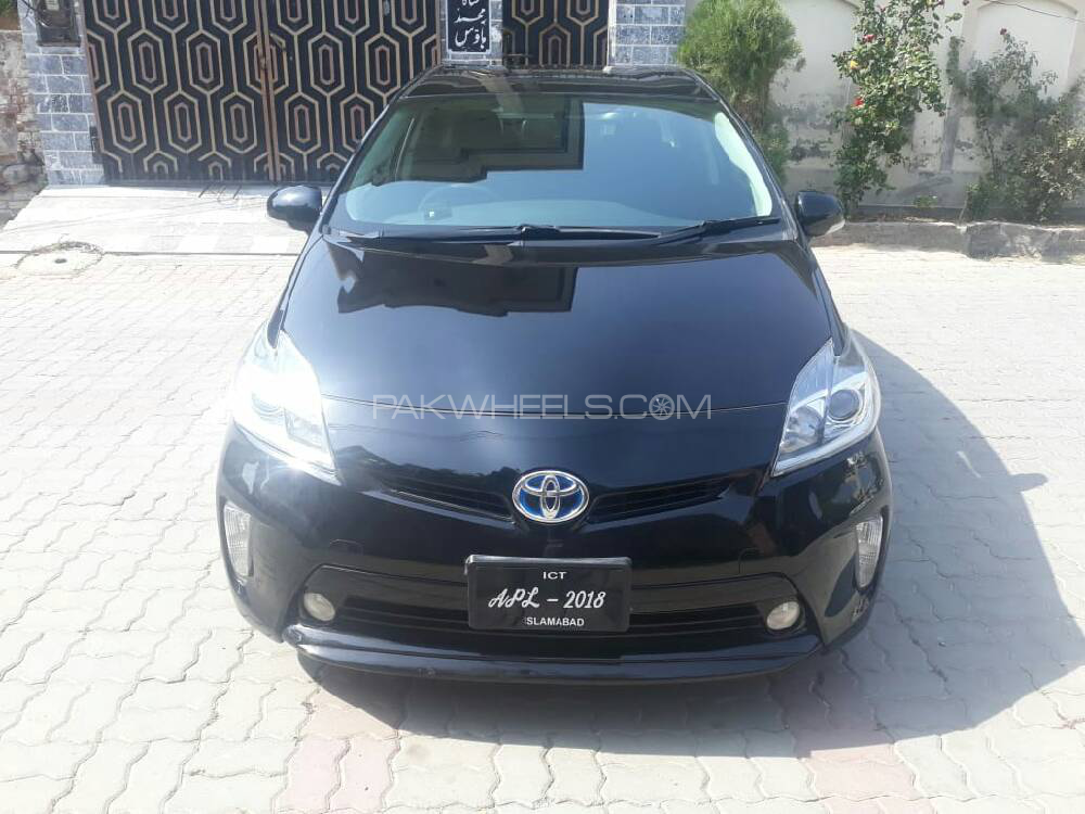 Toyota Prius 2014 for Sale in Sialkot Image-1