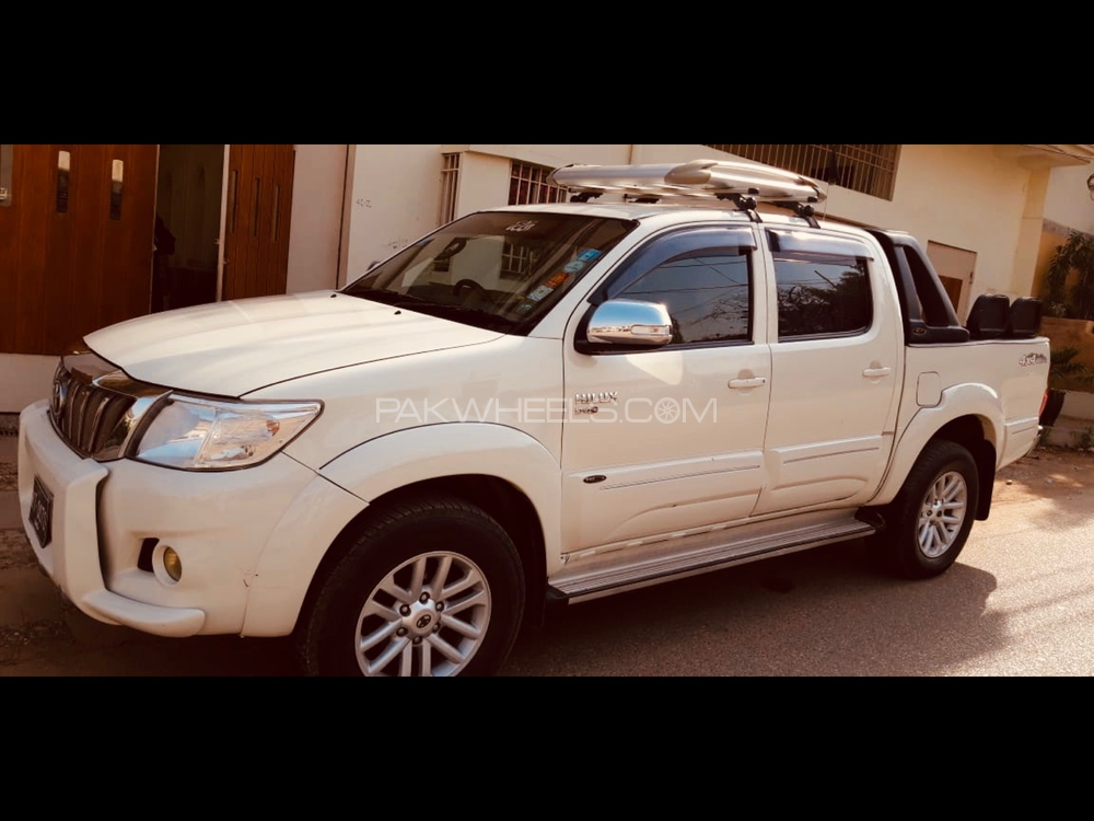 Toyota Hilux 2013 for Sale in Karachi Toyota Hilux 2013 for Sale in Karachi Image-5