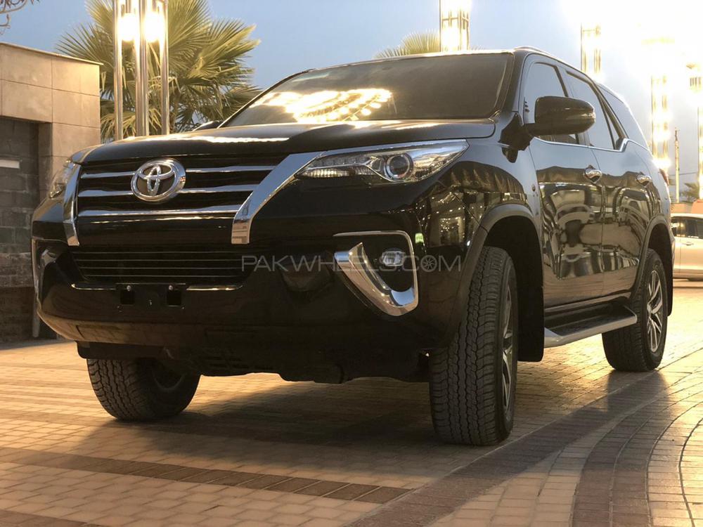 Toyota Fortuner аэрография