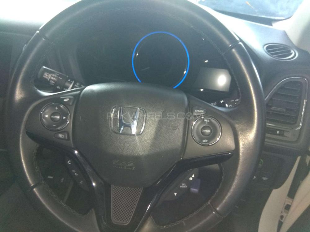 Used Honda Vezel For Sale At Samaa Motors Showroom In