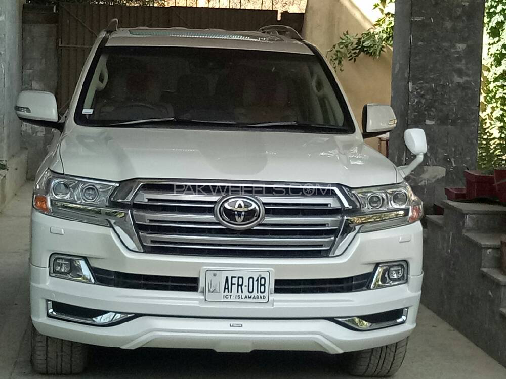 Toyota Land Cruiser 2017 for Sale in Abbottabad Image-1