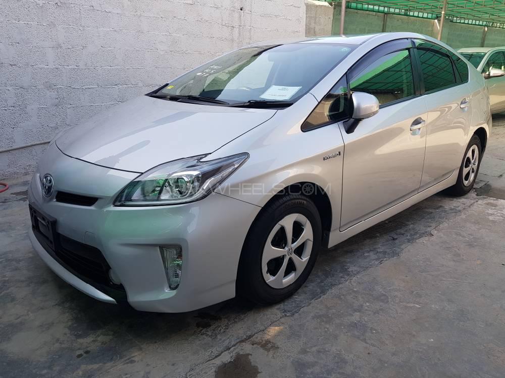 Toyota Prius 2015 for Sale in Islamabad Toyota Prius 2015 for Sale in Islamabad Image-12